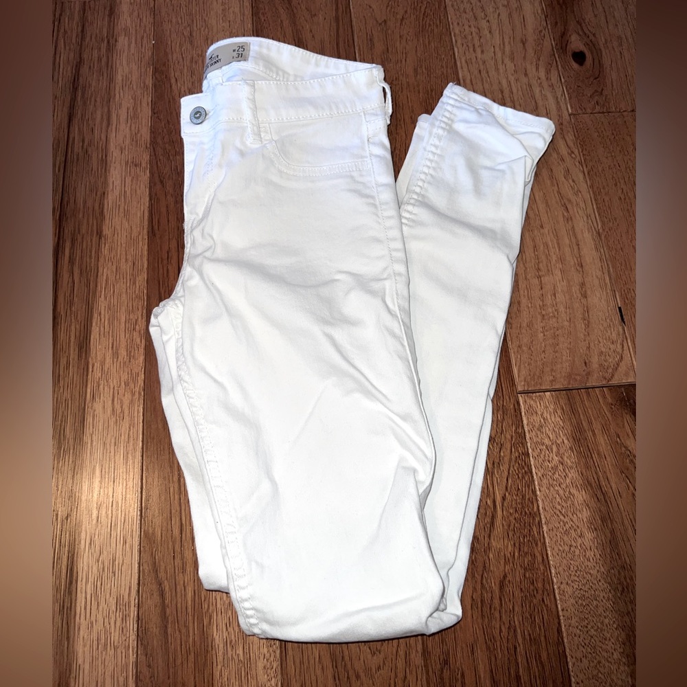Hollister Skinny White Long Jeans! Size 1R